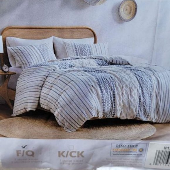 Brand New INK & IVY Queen Size DUVET and 2 Pillow Shams